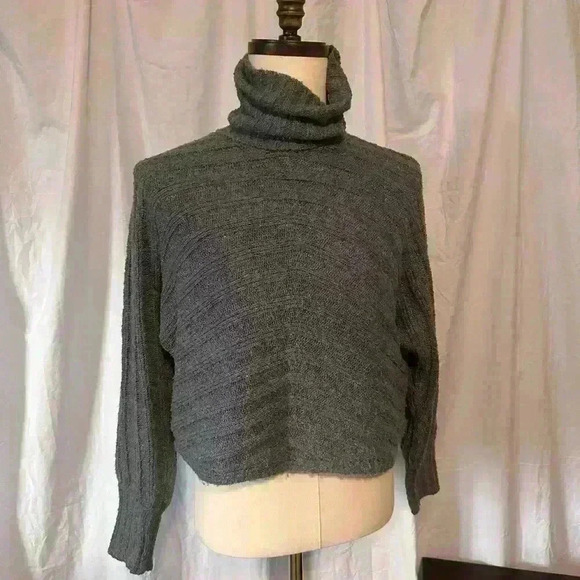 Women’s sweater. Grey. Non smoking home. Size Large. - Picture 2 of 5